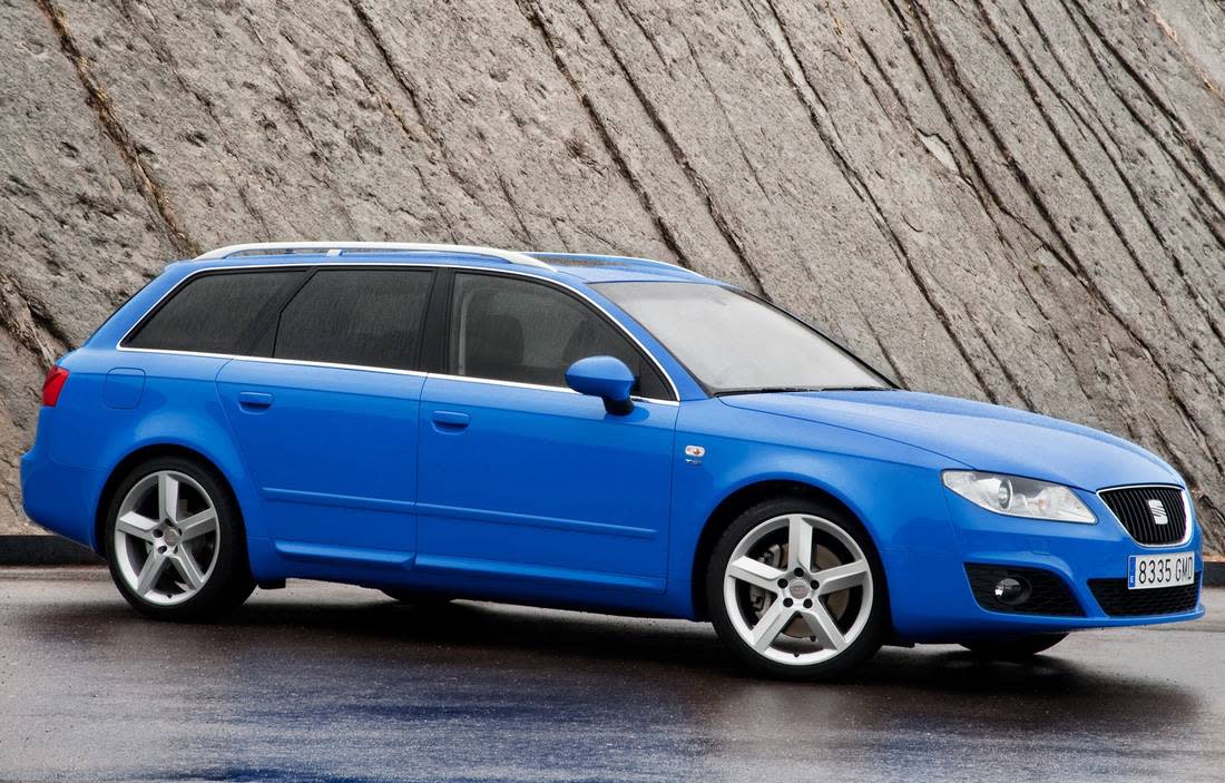 6gm00CQj90oMuFqYnDJmQ5-e588b229aa721a4b60db794c6be12530-seat-exeo-st-side-1100