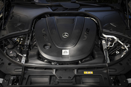 Mercedes-Benz motor V12