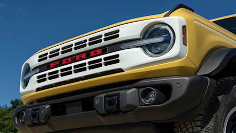 Editorial 02a 2023 ford bronco heritage limited edition yellowstone metallic 03 ford