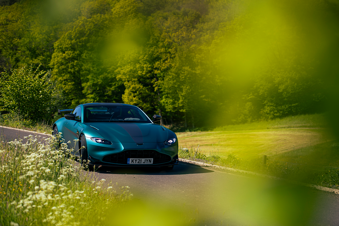 Aston-Martin-Vantage-F1-Edition-Front