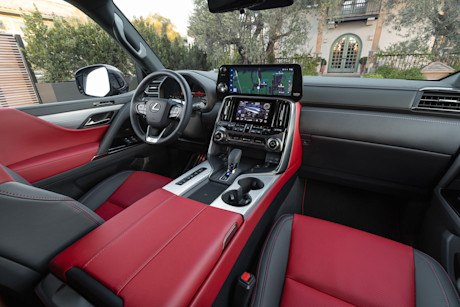 Lexus LX 700h 2025 : essai routier Body Image