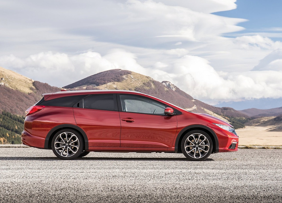 honda-civic-tourer-kombi-side