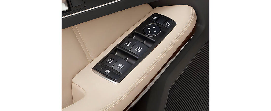 Mercedes-Benz E-Class 2011 38