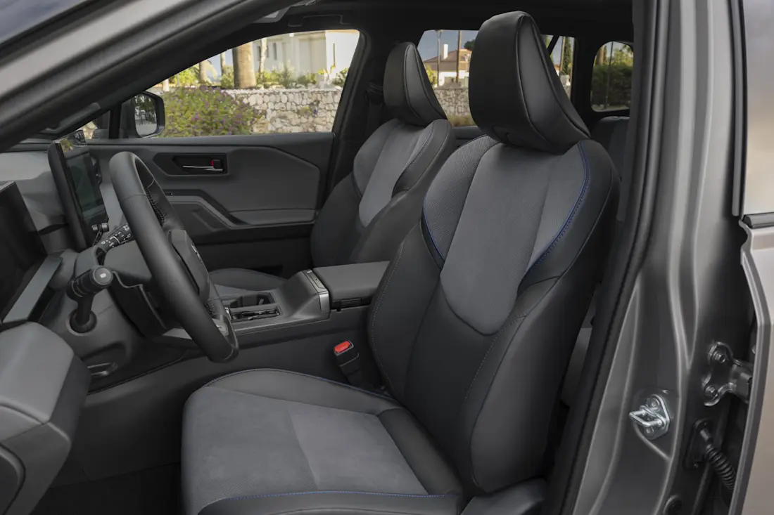 RAV4 2026 Ibrida Plug-In 05