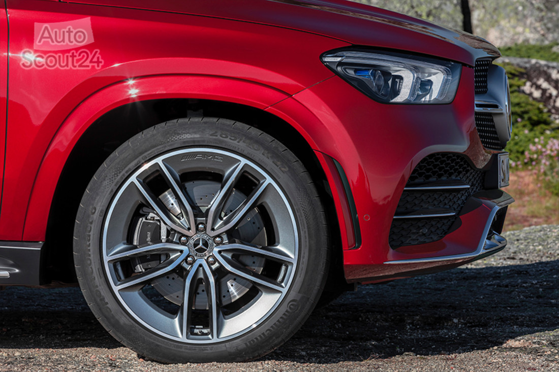 foto mercedes benz gele coup‚ rueda.jpg