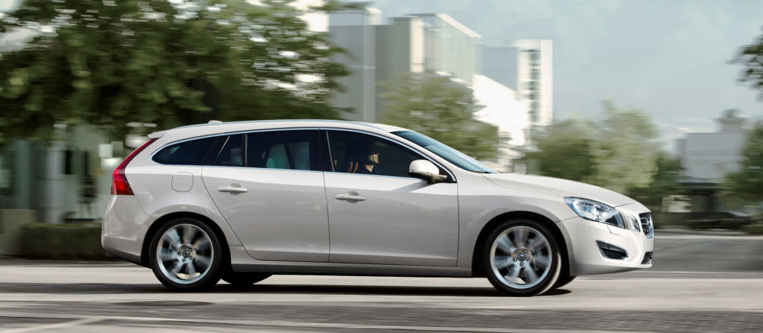 volvo-v60-side-1100