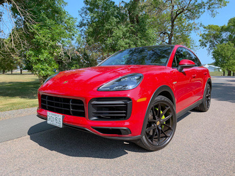 Editorial 2022 porsche cayenne e hybrid coupe 01 mg