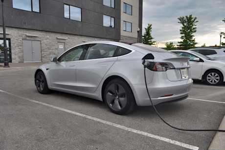 Editorial 2018 tesla model 3 06 mb