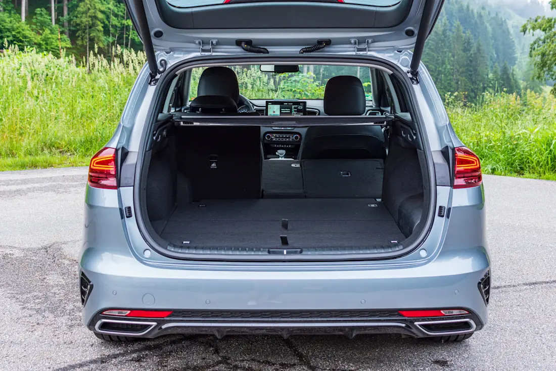 Kia-Ceed-Sportswagon-PHEV-Trunk-1 Kia-Ceed-Sportswagon-PHEV-Trunk-1