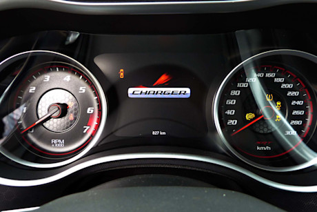 Editorial 2016 dodge charger srt 392 hemi jb 30