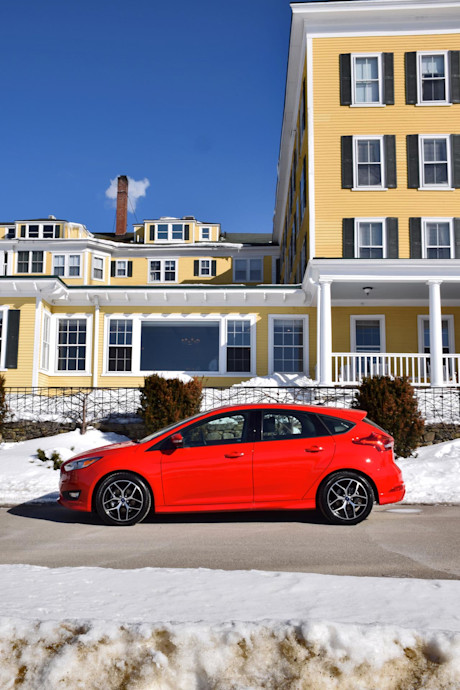 Editorial 2015 ford focus se hatchback jp 08