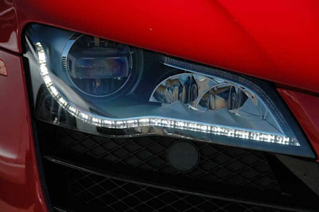 Editorial 2010 audi 52 r8 v10 pw 02