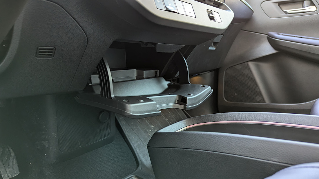 2026 Nissan LEAF - TD - DB - 260408 - 29.jpg