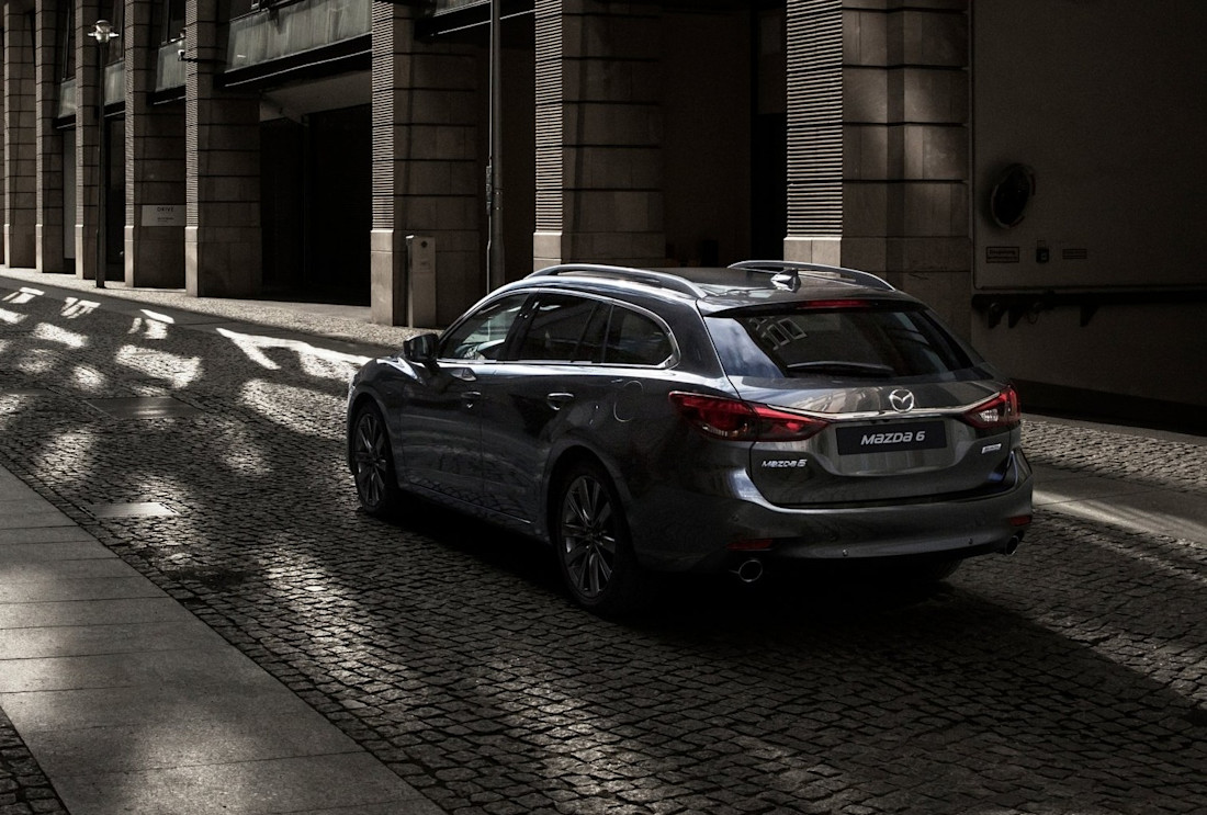 mazda-6-kombi-grey-back