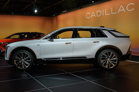 Editorial 2025 cadillac lyriq preview jv 241003 2