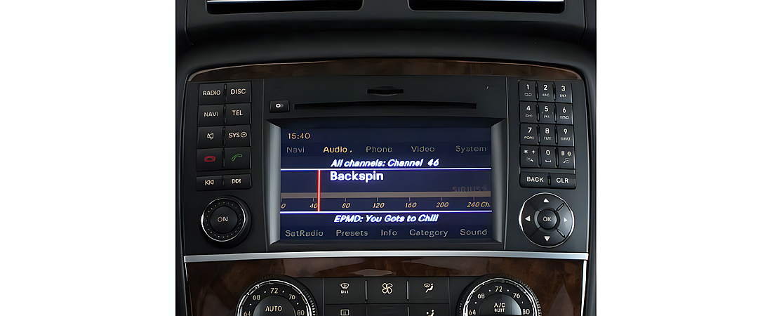 Mercedes-Benz R-Class 2011 10