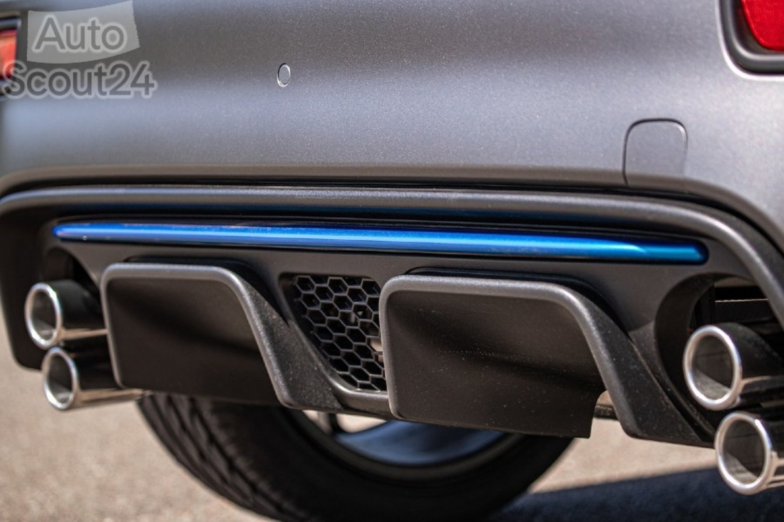 Fiat-F595_Abarth-2022-1280-18 (1).jpg