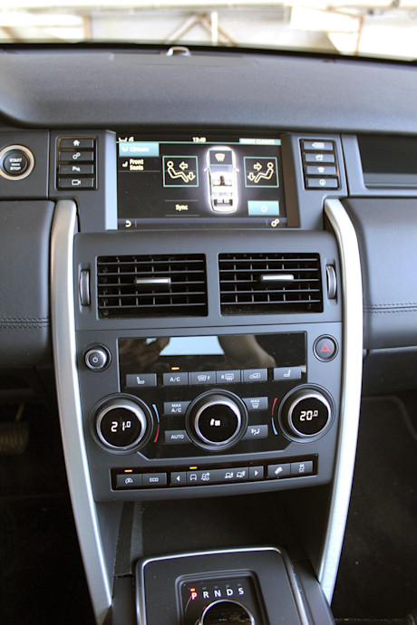 Editorial 2015 lr discovery sport hse luxury pb 09
