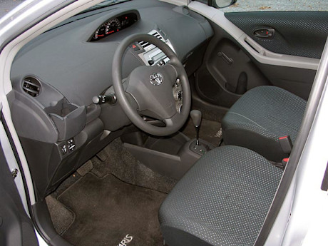 Editorial 2006 toyota yaris le 4dr gy 03