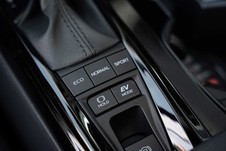 Editorial 2025 toyota camry vs honda accord comp jw 240918 42