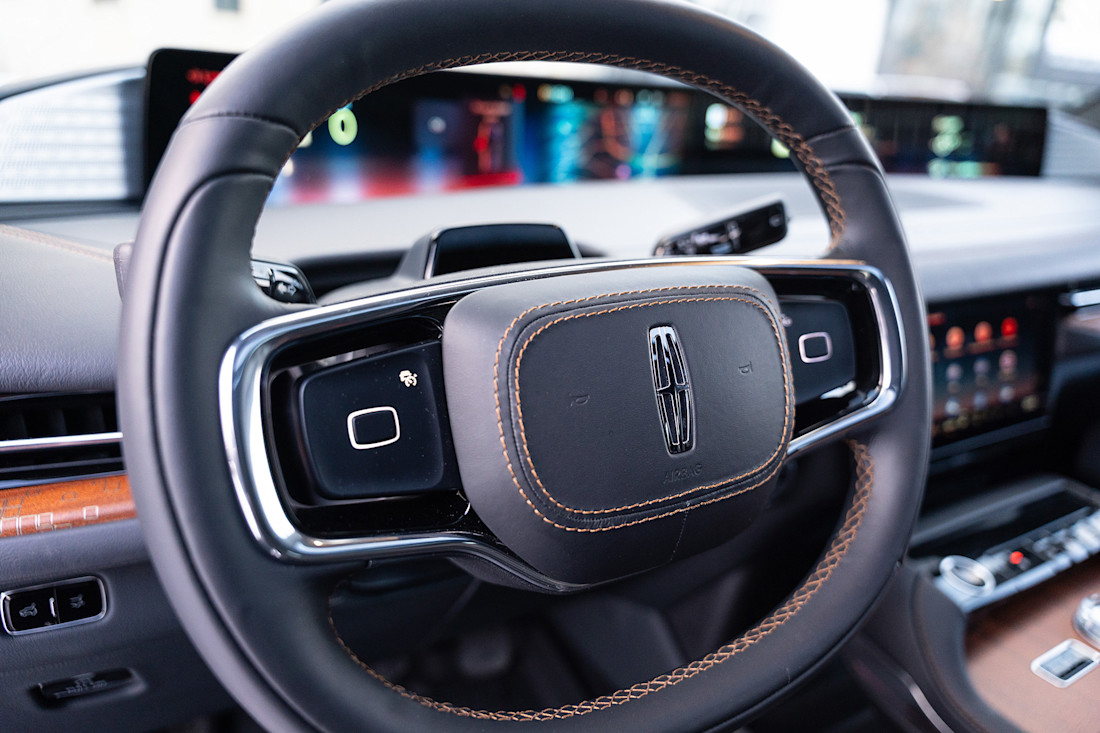 2026 Lincoln Navigator - TD - JW - 260413 - 14.jpg