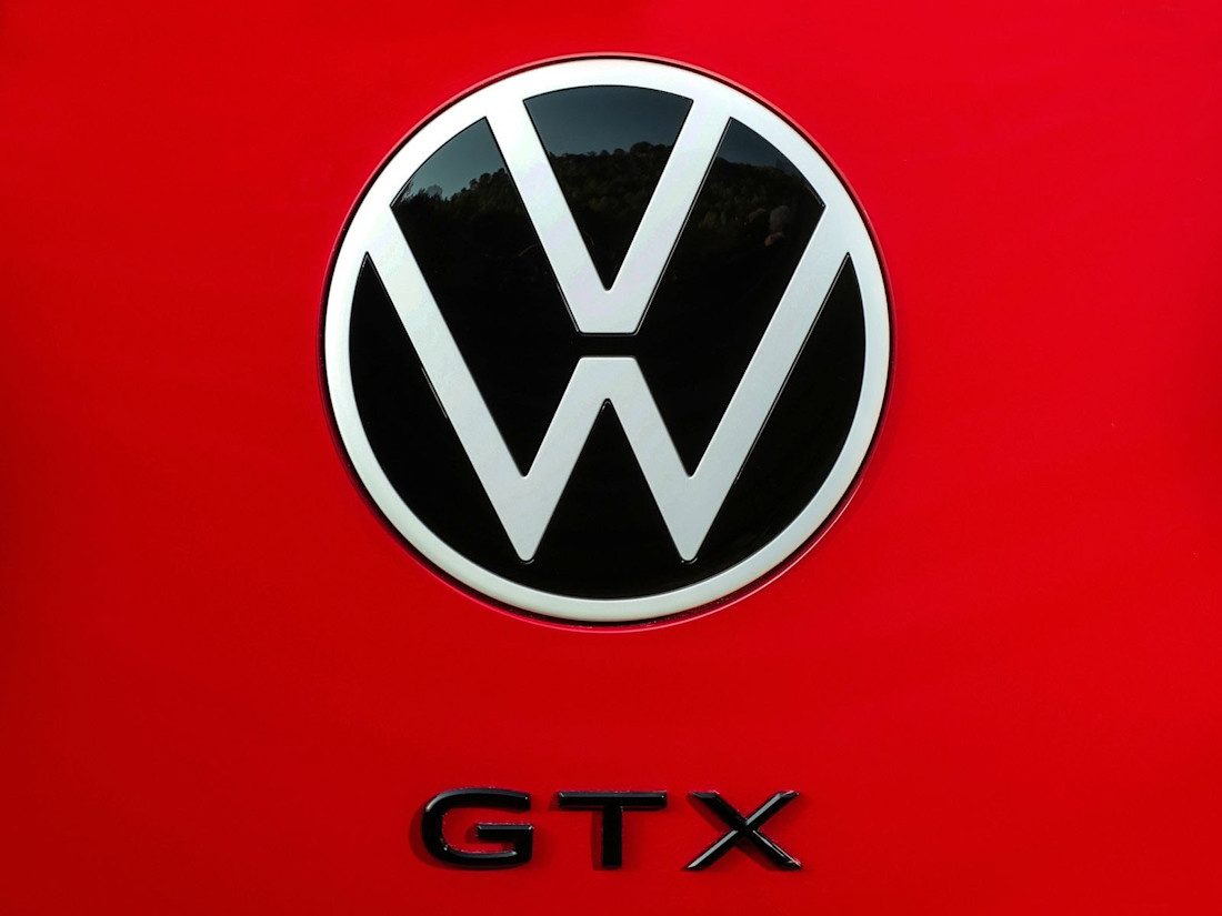Volkswagen-ID.Buzz_GTX-2025-1600-2b.jpg