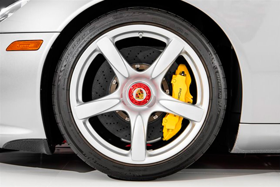 Porsche-Carrera-GT-6.jpg