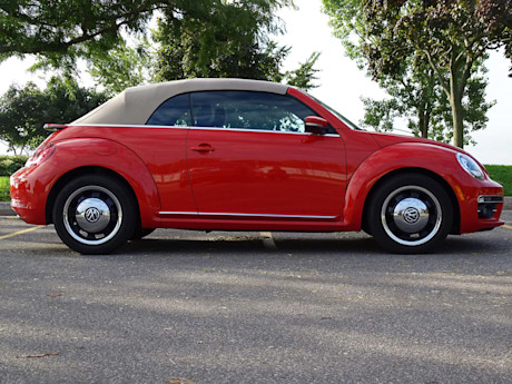 Editorial 2018 volkswagen convertible coast edition 06 jb