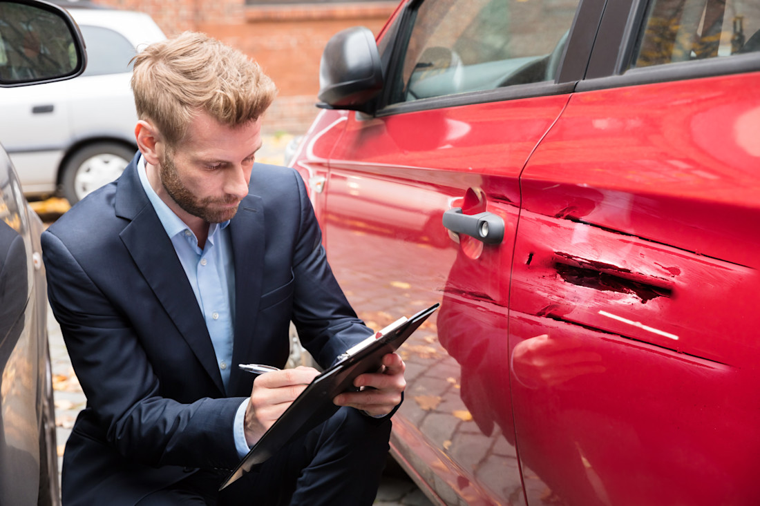 Blechschaden am Auto: Definition, Rechtslage und was man tun kann