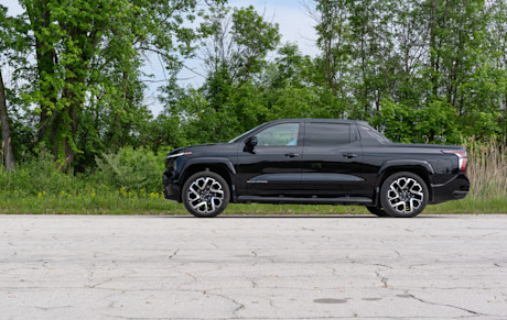 Editorial 2024 chevrolet silverado ev jw 20