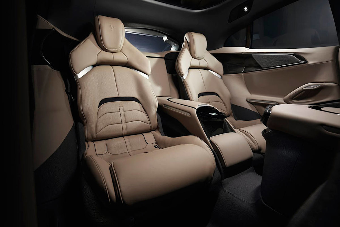 Ferrari-Purosangue-2023 (16).jpg