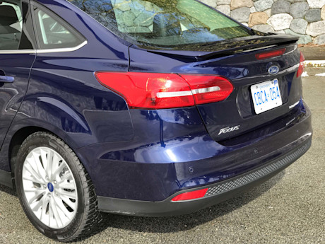 Editorial 2017 ford focus titanium sedan 09 gw