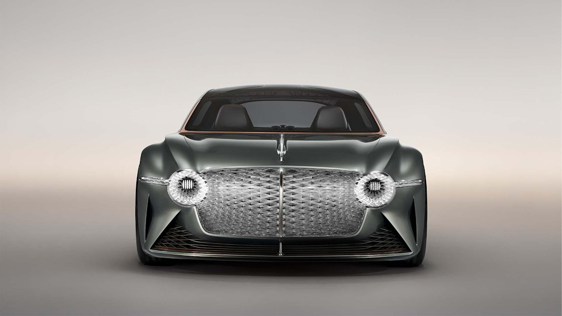 eerste-ev-van-bentley-moet-wachten-eerst-maar-eens-een-v8-met-stekker-2024-01.jpg
