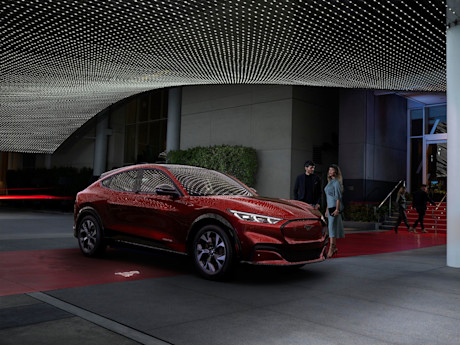 Editorial mustang mach e 15