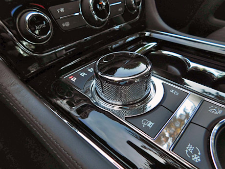 Editorial 2016 jaguar xjl portfolio sh 32