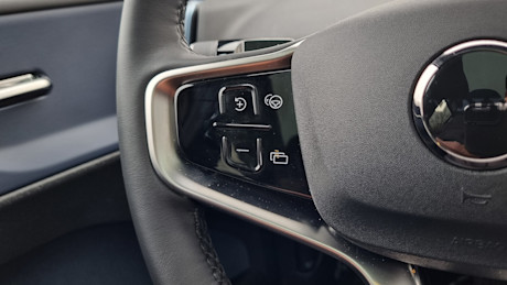 Volvo EX30 2025 vs Volvo EX40 2025 – Quel est le meilleur choix pour vous? Body Image