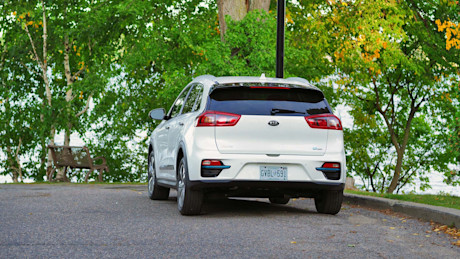Editorial 2019 kia niro ev sx touring 11 jp