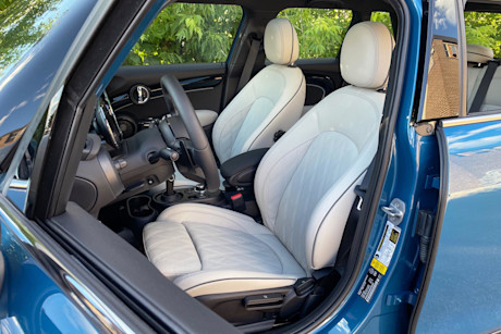 Editorial 2022 mini cooper s 5 door premierplus 22 ct