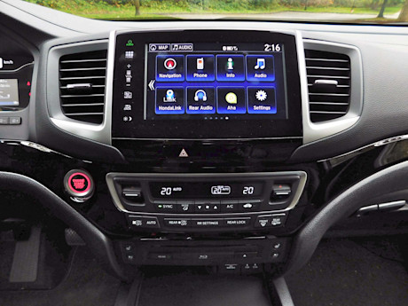 Editorial 2016 honda pilot touring awd sh 27