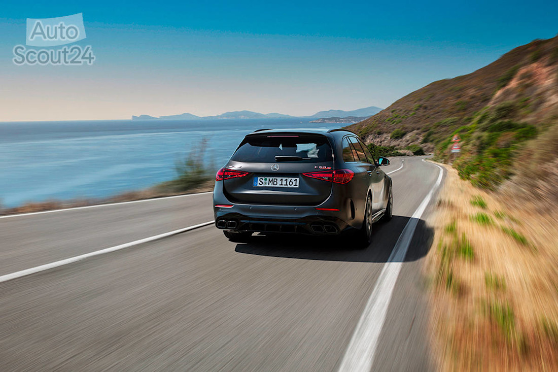 Mercedes-AMG C63 S EPerformance 2022 (33).jpg