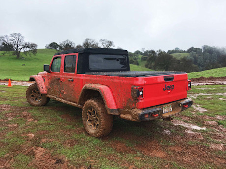 Premier essai : Jeep Gladiator 2020 Body Image