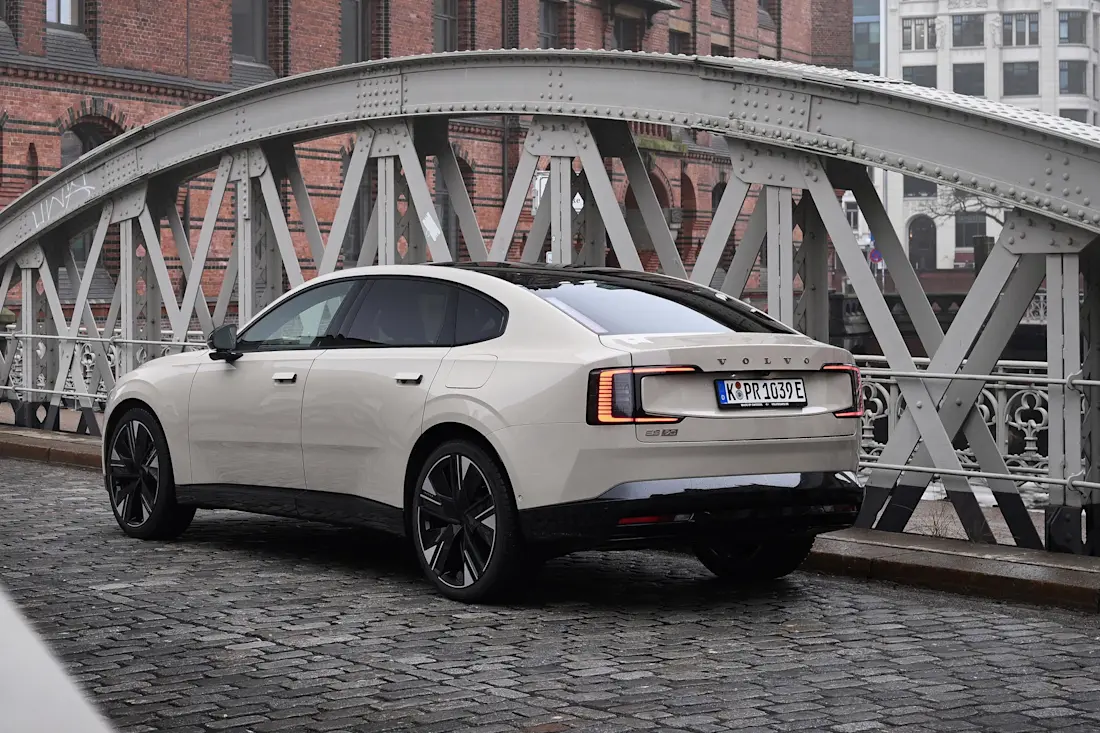 volvo-es90-heck