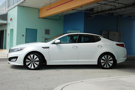 Editorial 2011 kia optima sx gy 02