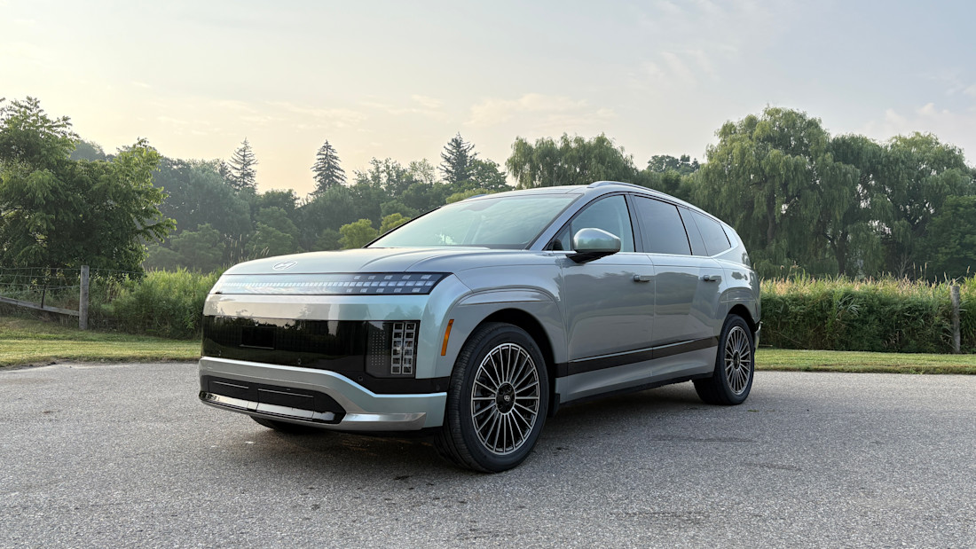 2026 Hyundai Ioniq 9 vs VinFast VF 9 Comparison Test + Video Body Image