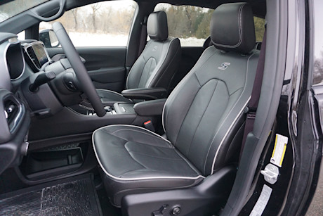 2026 Chrysler Pacifica AWD Review + Video Image
