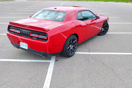 Editorial 2016 dodge challenger rt mopar 07 jb