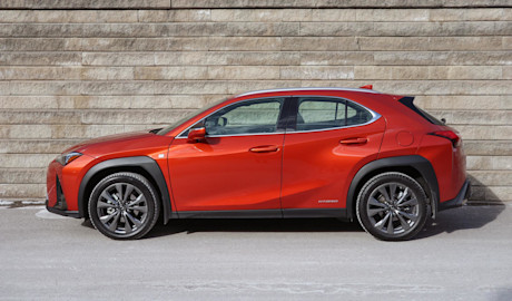 Editorial 2021 lexus ux 250h awd 05 jm