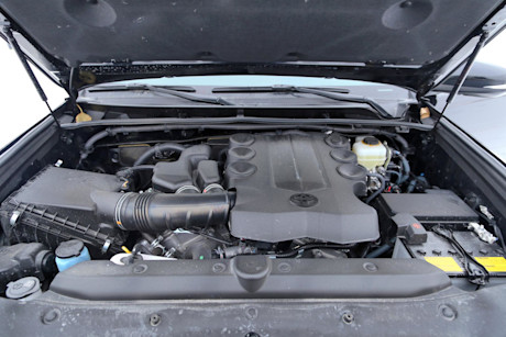 Editorial 2015 toyota 4runner limited 5 passenger ts 12