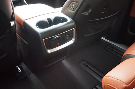 Editorial 2025 kia carnival jl 23