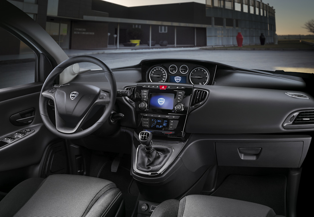 Lancia Ypsilon